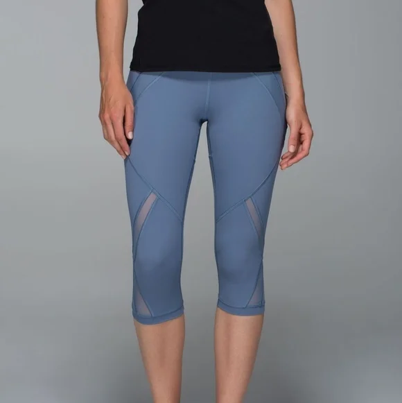 Lululemon Cool To Street CropBlue Denim / Banana Leaf Blush Quartz Size 2 - Picture 2 of 16
